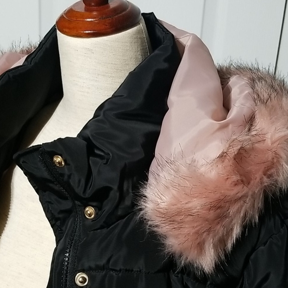 Black and Pink Hooded Puffer Coat - Picture 5 of 10